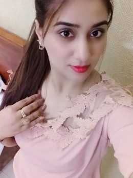 farheen - Escort in Dubai - shoe size M