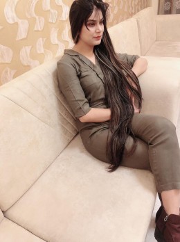 Jasmine - Escort in Dubai - shoe size 40